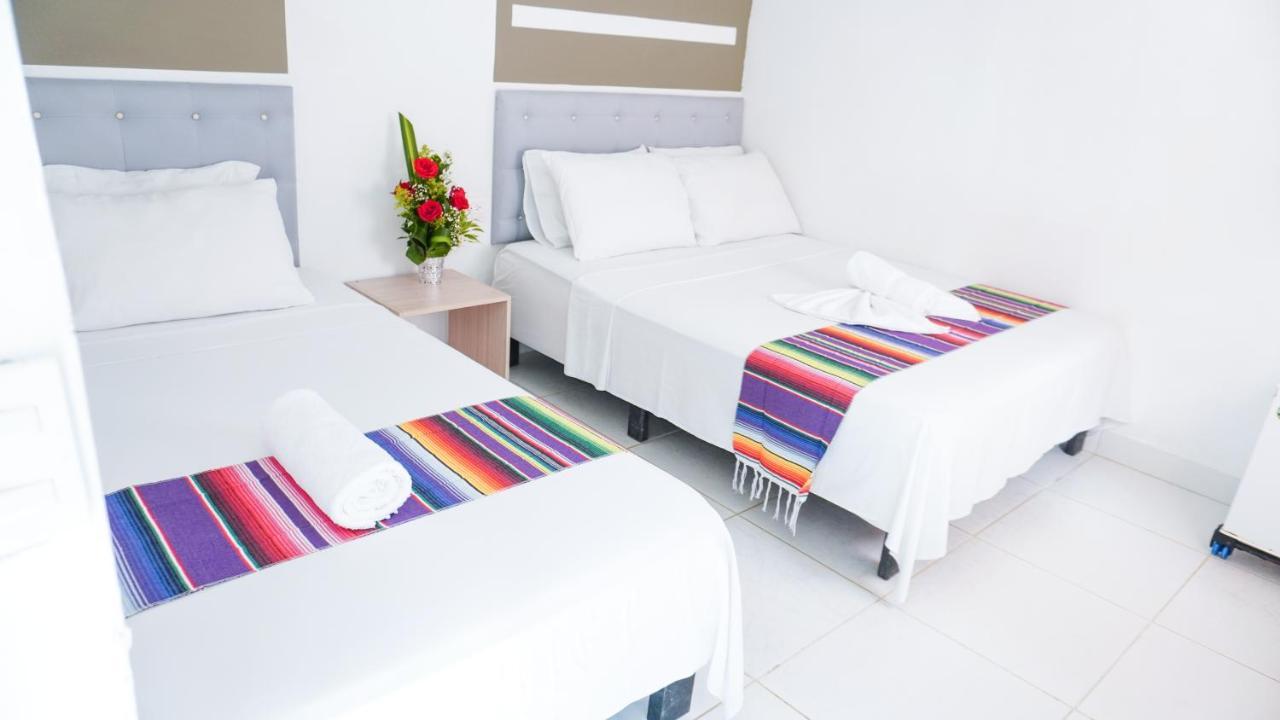 Hotel Playa Divina Ковеньяс Экстерьер фото