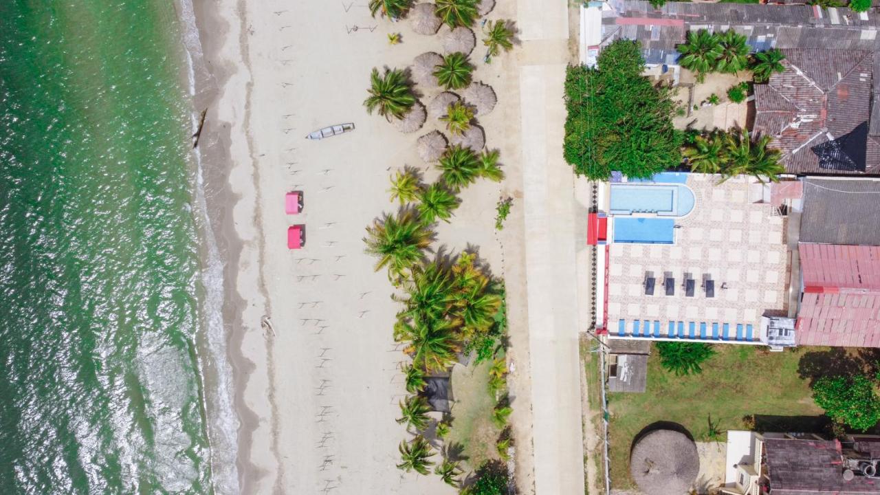 Hotel Playa Divina Ковеньяс Экстерьер фото