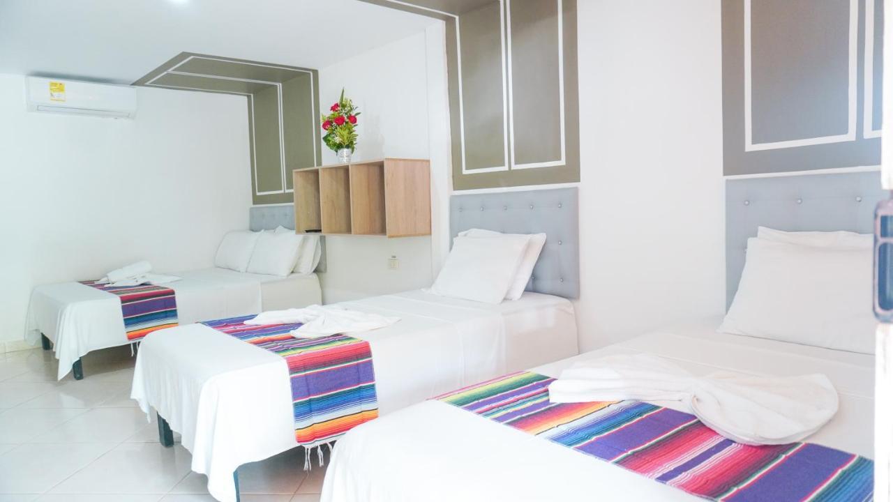 Hotel Playa Divina Ковеньяс Экстерьер фото