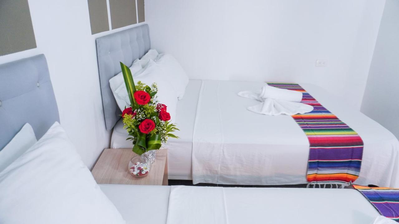 Hotel Playa Divina Ковеньяс Экстерьер фото