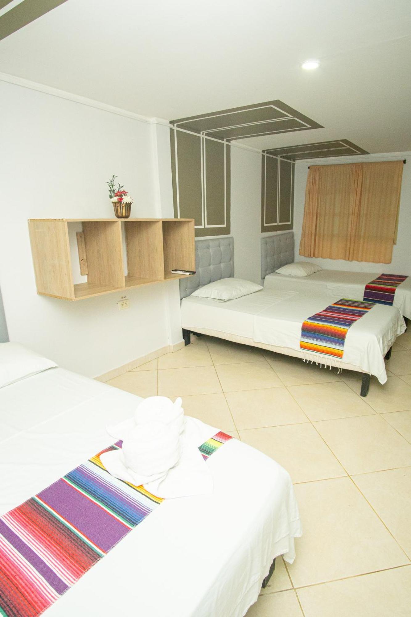 Hotel Playa Divina Ковеньяс Экстерьер фото